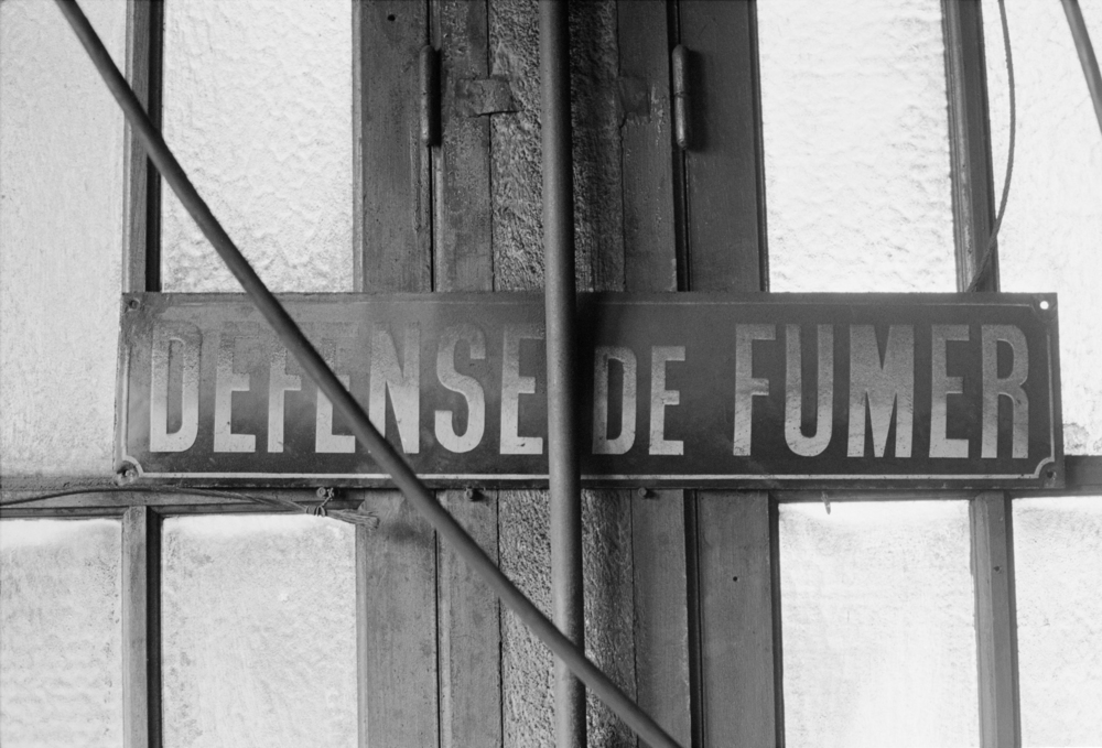 Ets E.Thibeau - Détail du panneau "défense de fumer"
