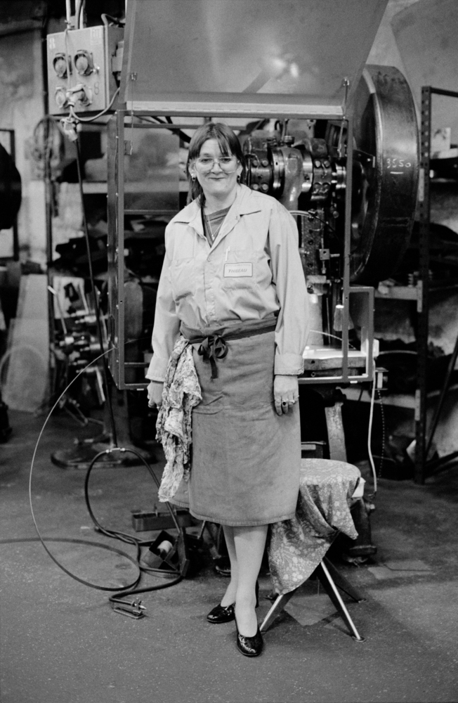 Ets E.Thibeau - Portrait de Marie devant sa machine