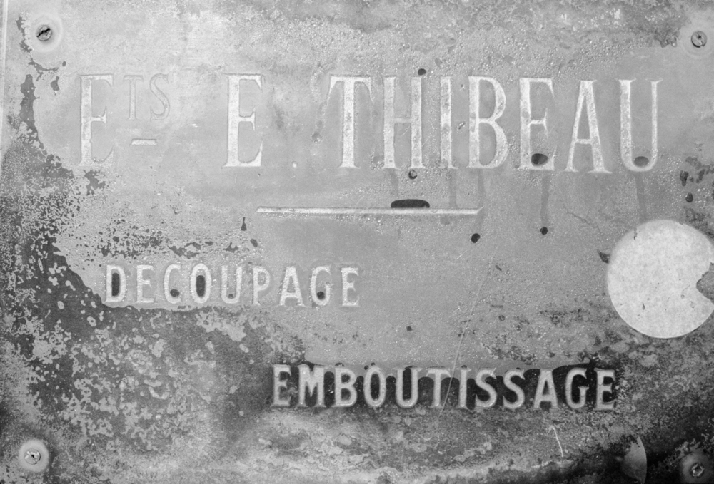 Ets E.Thibeau - Plaque dans la rue.